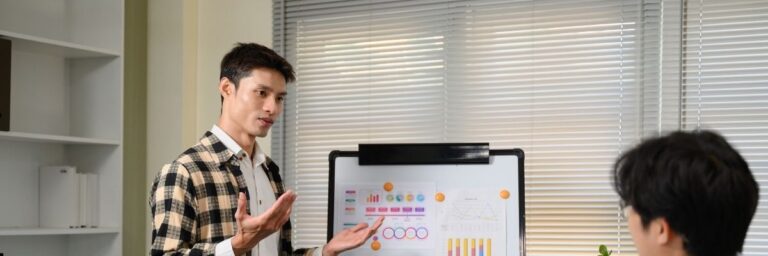 Yatırımcı Sunumları İçin AI ile Etkili Pitch Deck Hazırlama